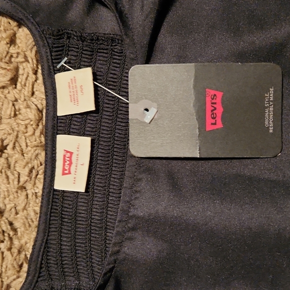 LEVI'S top! - Picture 3 of 7